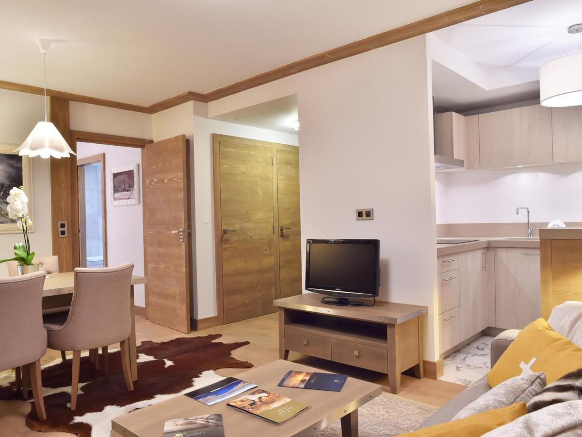 Appartement Raffine Aux Pieds Des Pistes Avec Parking Et Acces Fitness - Fr-1-562-52 クールシュヴェル エクステリア 写真